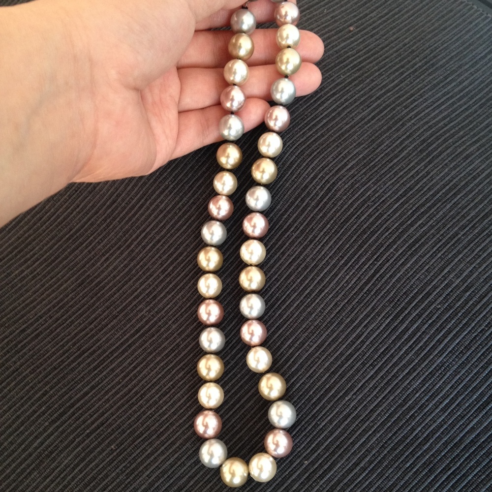 multi color glass pearl necklace w/silver closure